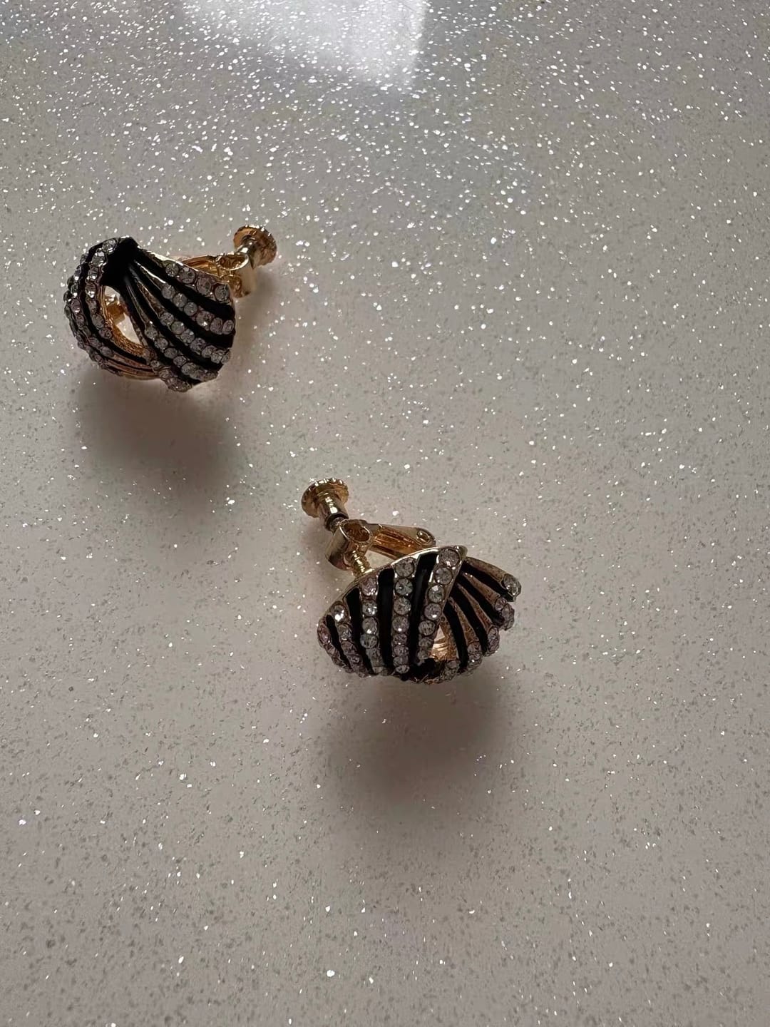 Customer photo review of Ruelle Earrings