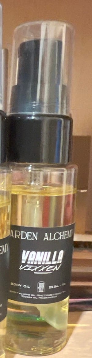 Customer photo review of VANILLA VIXXEN BODY OIL