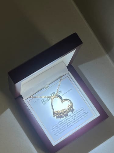 Customer photo review of Collar El Corazón de la Familia