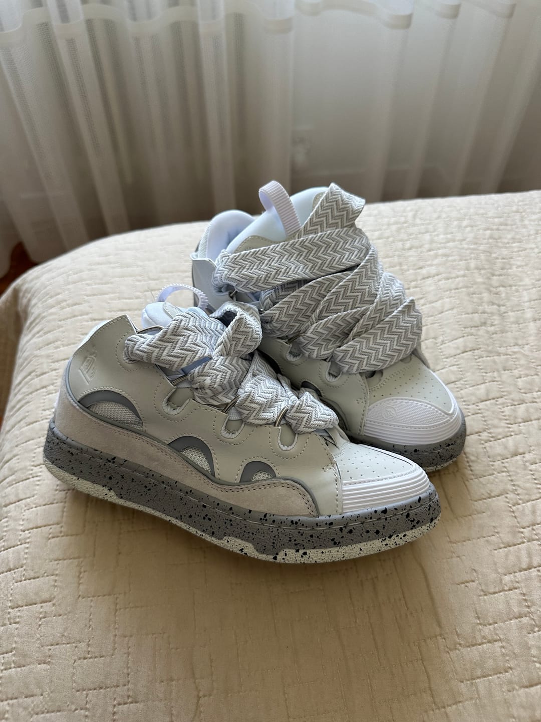 Customer photo review of Lanvin Curb white&gray