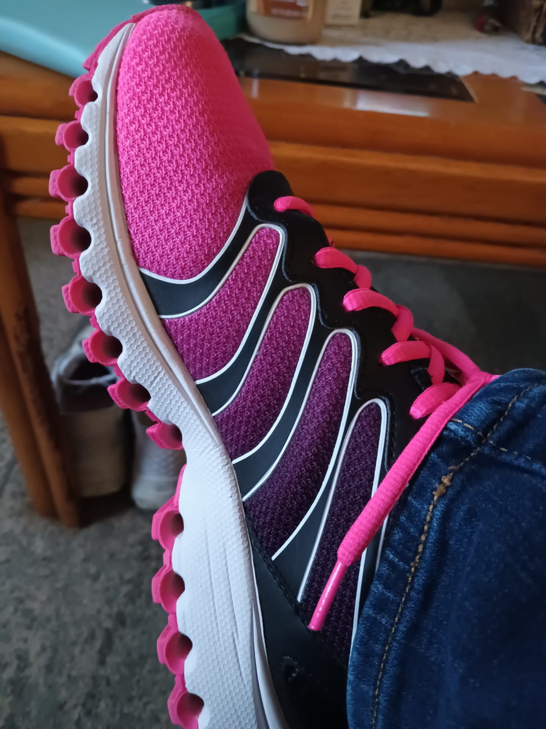 Customer photo review of 97112-088-M | TUBES 200 | BLACK/NEON PINK WHITE