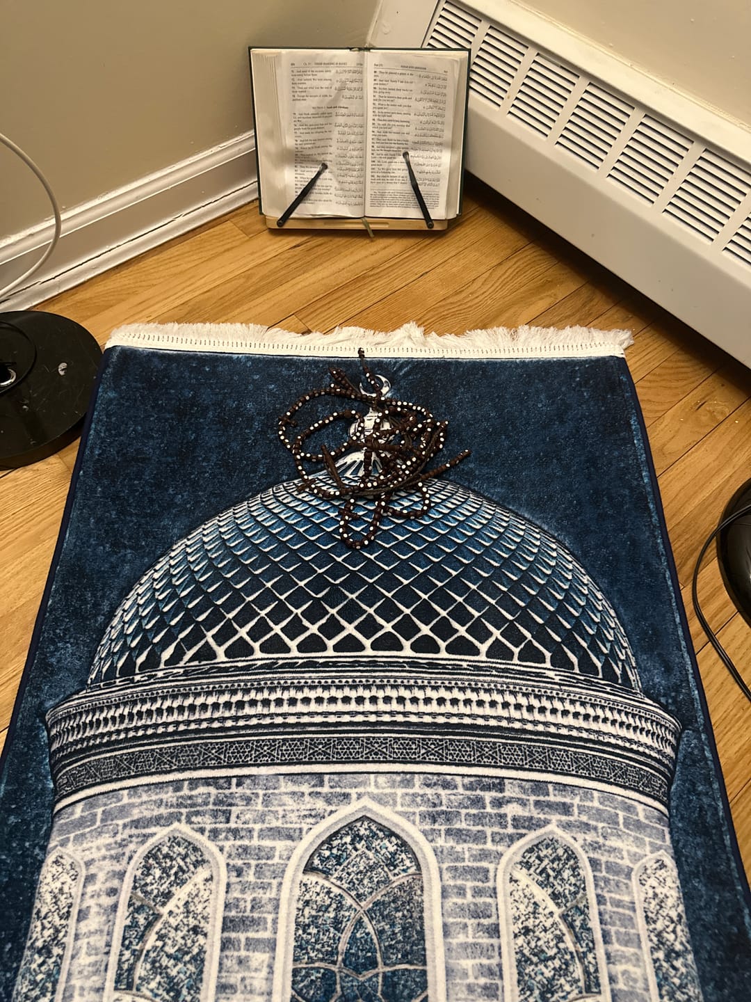 Customer photo review of Crystal Dome  Padded Prayer Mat