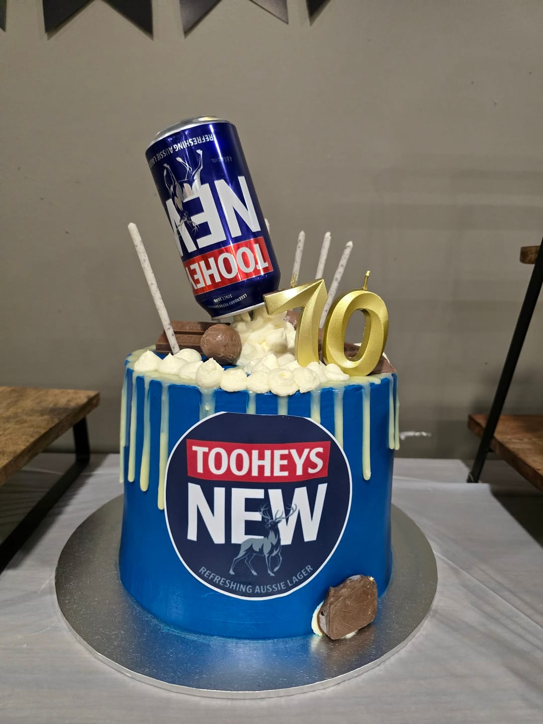 Customer photo review of 12 cm Round Custom Edible Icing Image