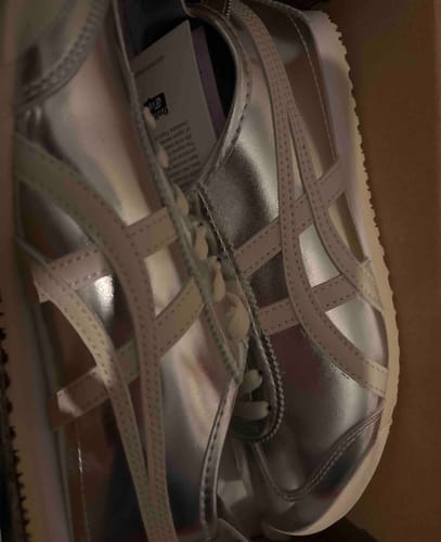 Customer photo review of Onitsuka Tiger MEXICO 66 Silver Off White