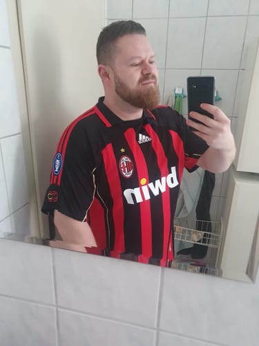 Customer photo review of Paolo Maldini AC Milan 2006 2007 Season Retro Jersey Trikot