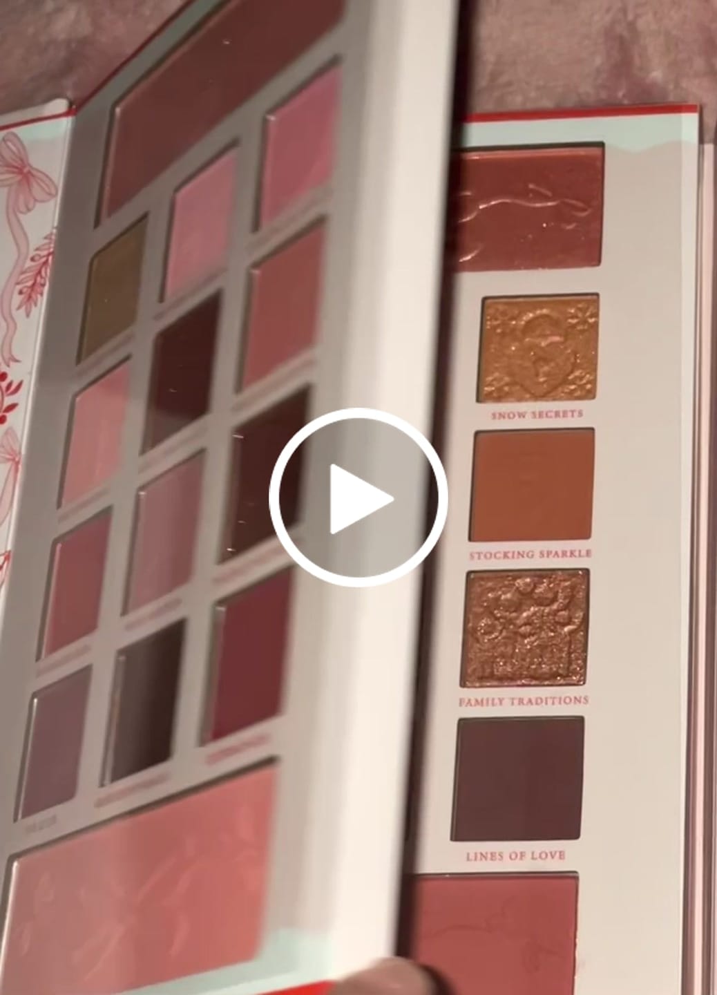 Reseña en vídeo del cliente de la paleta de sombras de ojos y rostro navideña The Cosy Chronicles