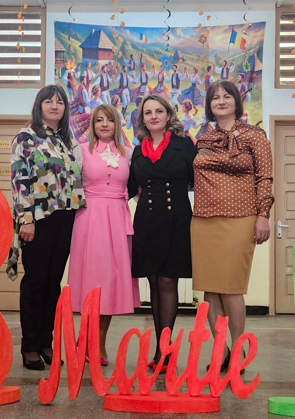 Customer photo review of Rochie Joa roz cu nasturi aurii si cordon in talie