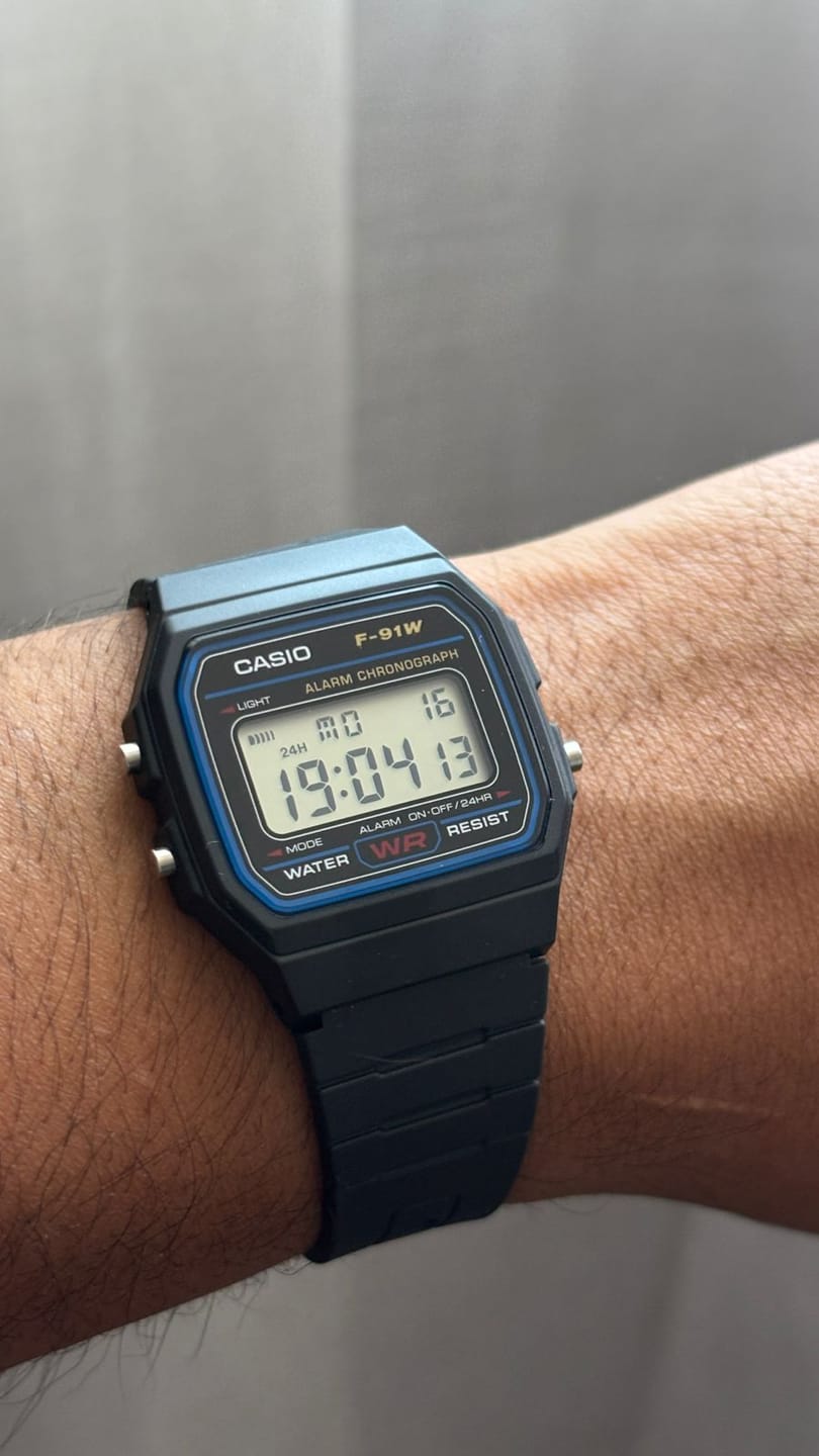 Customer photo review of Reloj Casio Vintage F-91W-1DG Clásico Líneas Azules
