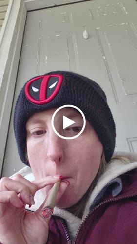Customer video review of THCA BLUEBERRY MUFFIN DONUTS