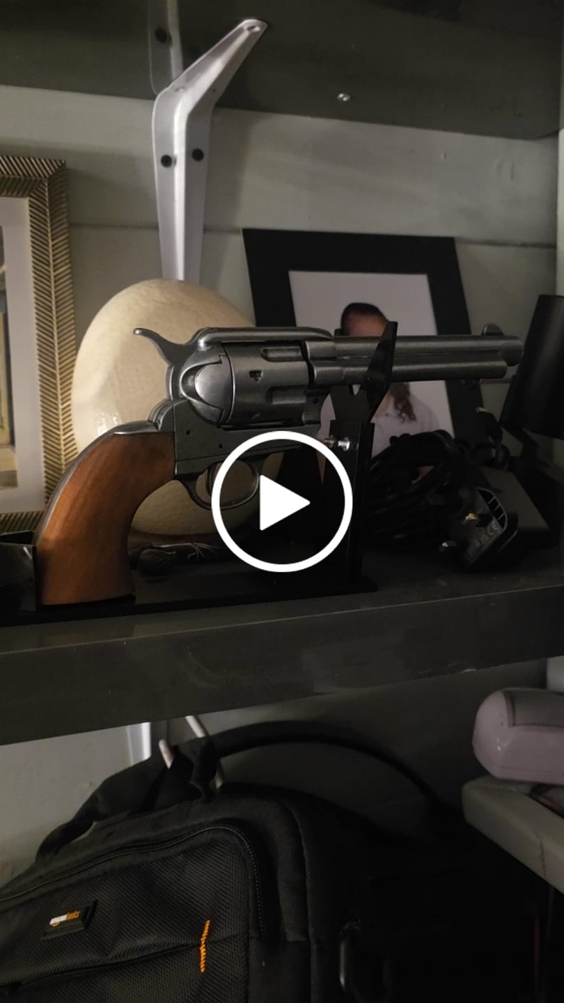 Customer video review of Colt "Quickdraw" Single Action Army Gift Box with 6 Dummy Bullets