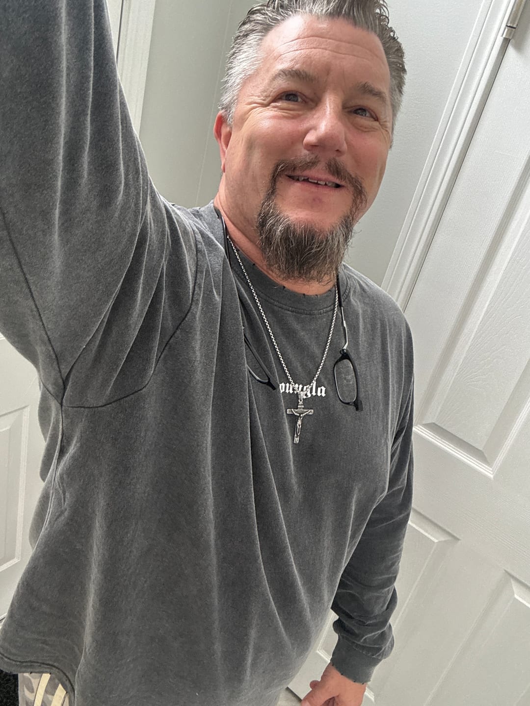 Customer photo review of 4196 - V-Neck Soft Tees