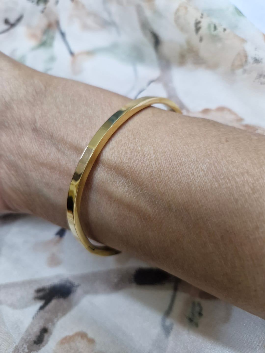Customer photo review of Plain Stackable Bangle Bracelet |4MM