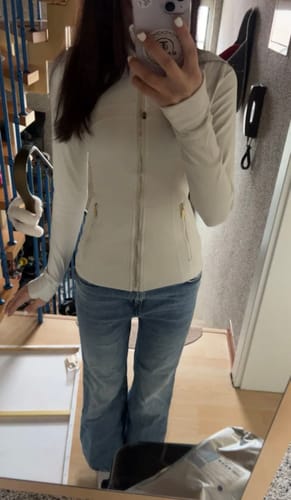 Customer photo review of Lululemon Define