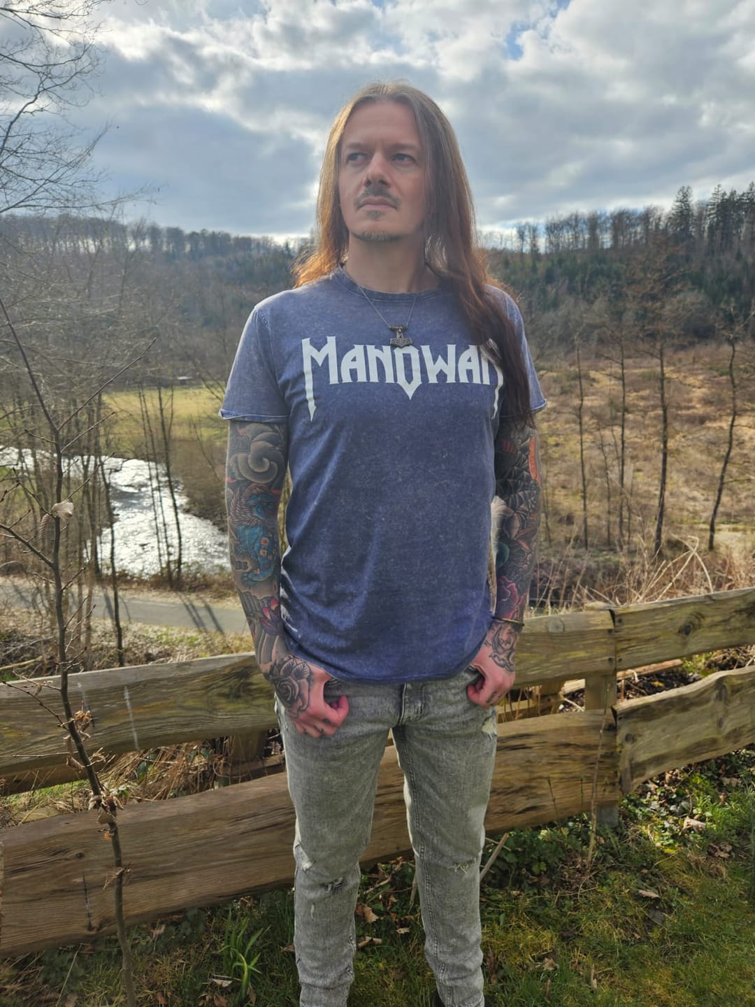 Customer photo review of MANOWAR T-SHIRT BLUE ACID WASH VINTAGE LOGO