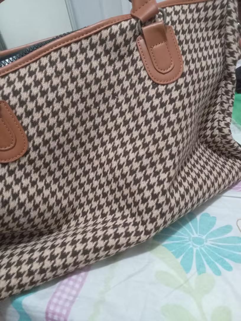 Customer photo review of Houndstooth Duffle Travel Bag