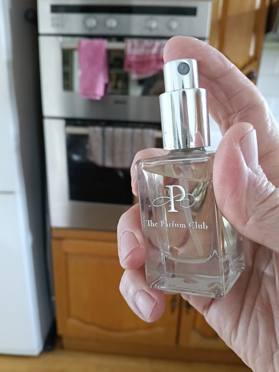 Customer photo review of No. 854 - Incense, Amber, Rose, Oud (unisex)