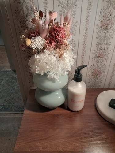 Customer photo review of BUNDLE: International Women's Day Posies