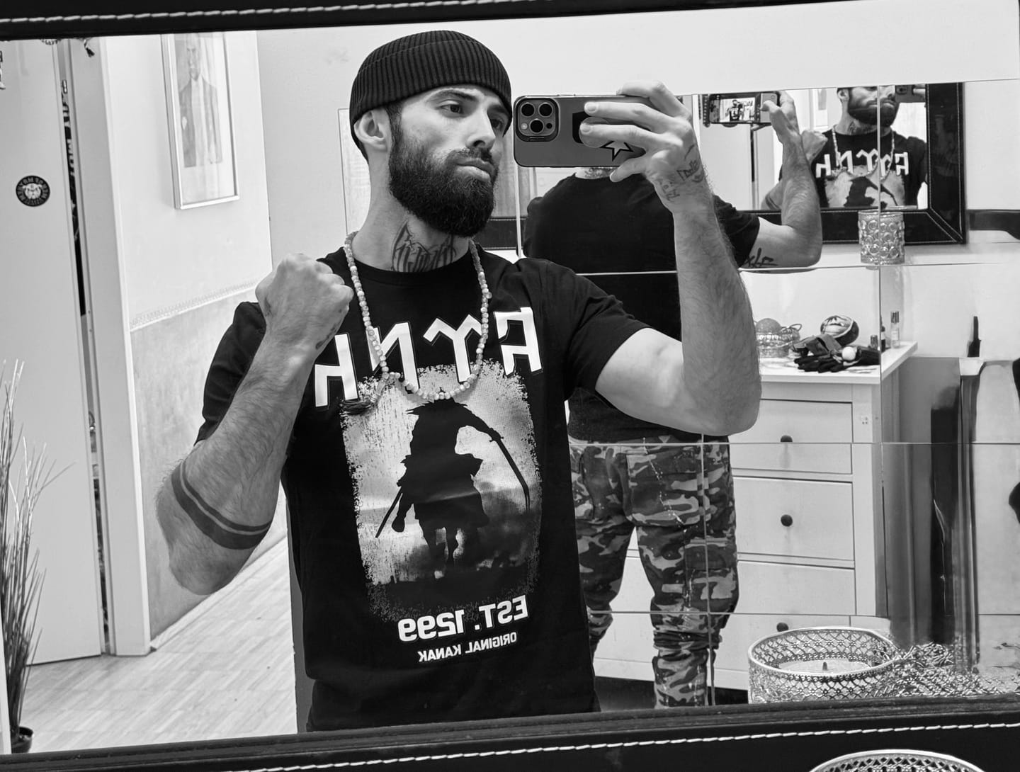 Customer photo review of TÜRK - Premium T-Shirt Est 1299
