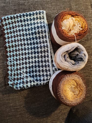 Customer photo review of YarnArt Flowers