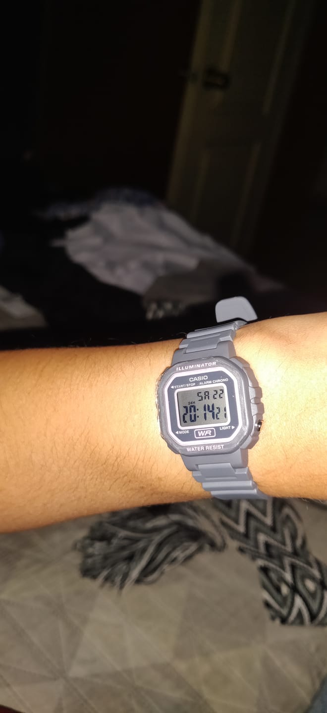 Customer photo review of Reloj Casio Vintage LA-20WH-8ADF Gris Rosado