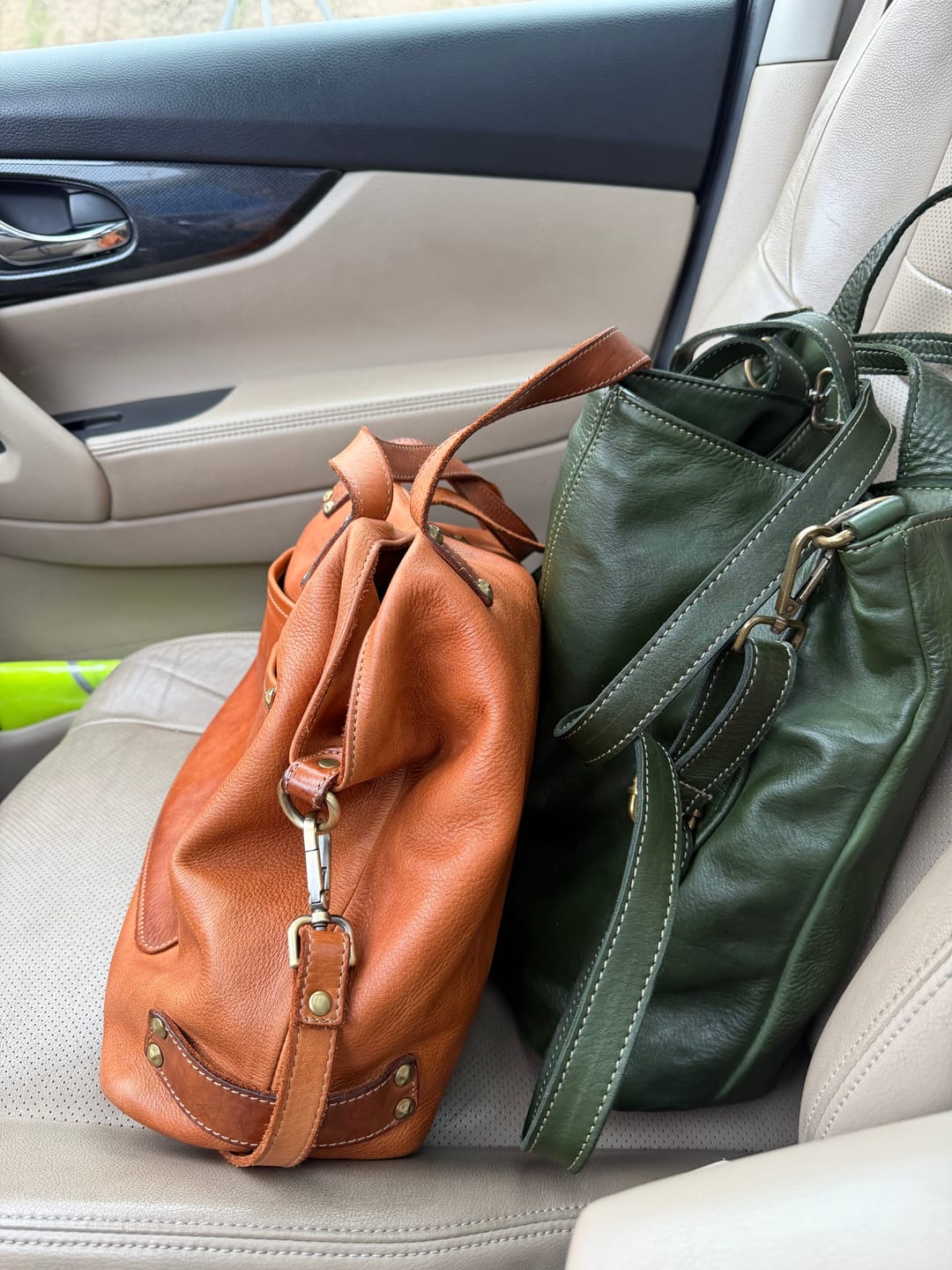 Customer photo review of BOLSO MAMBO