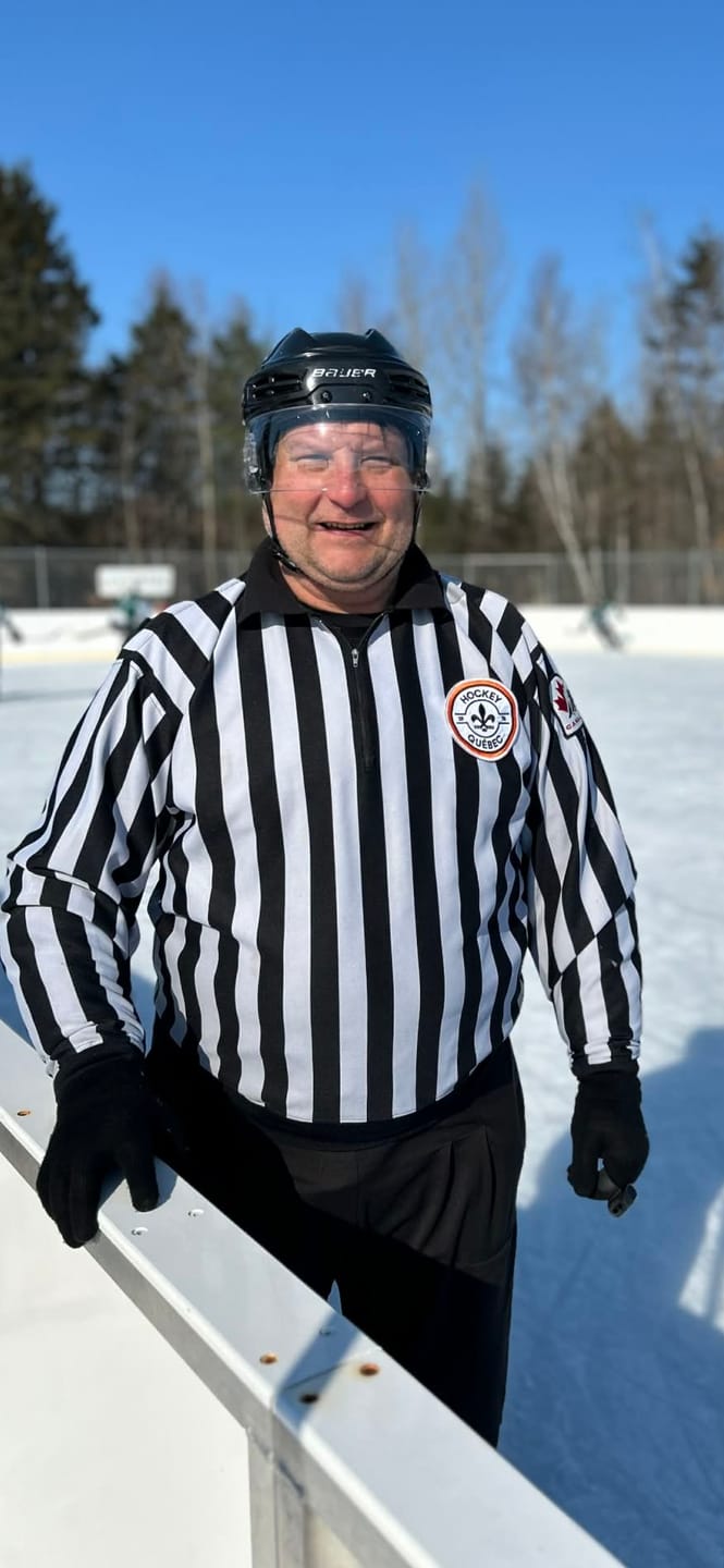 Customer photo review of FOX40 NHL CAUL PEALESS FINGERGRIP WHISTLE