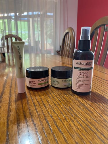 Customer photo review of Set Antiage: Contorno de Ojos 15ml + Crema Día SPF 30, 50ml