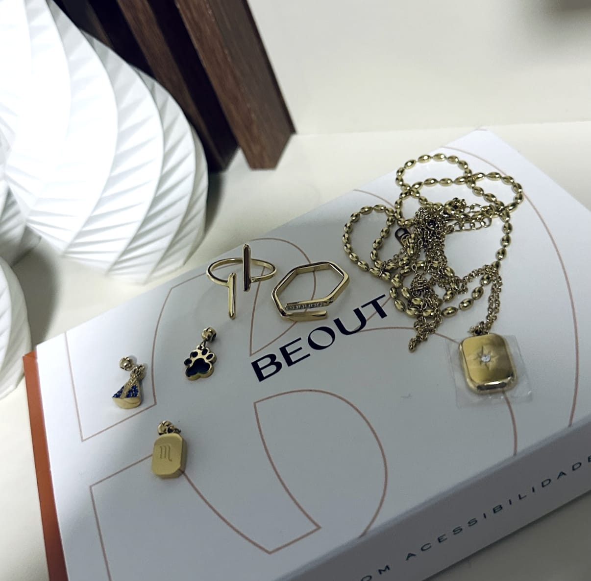 Customer photo review of Colar Duplo Santorini Banhado em Ouro 18k