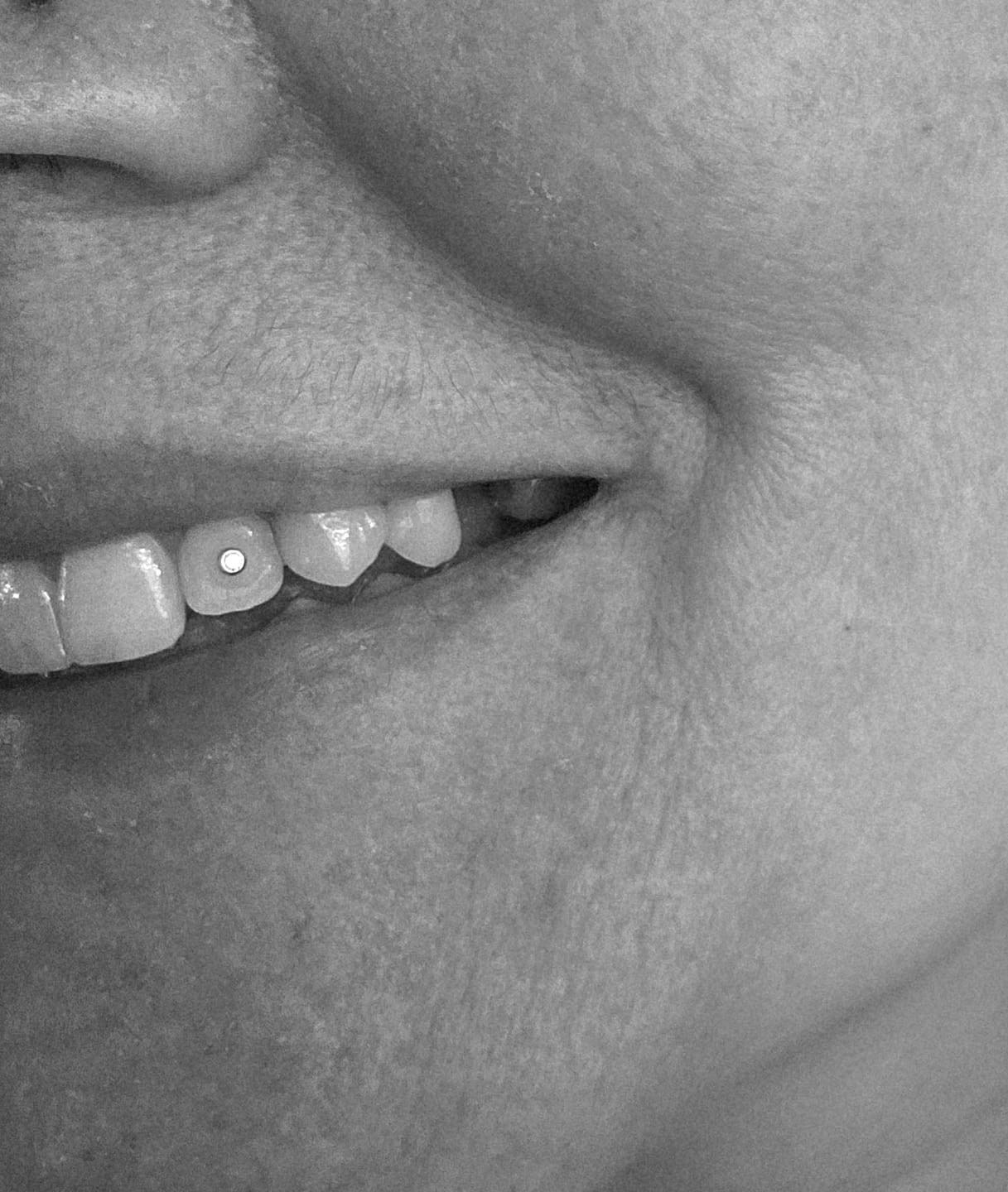 Customer photo review of Round w. Diamond 0.01 ct White Gold 18-karat