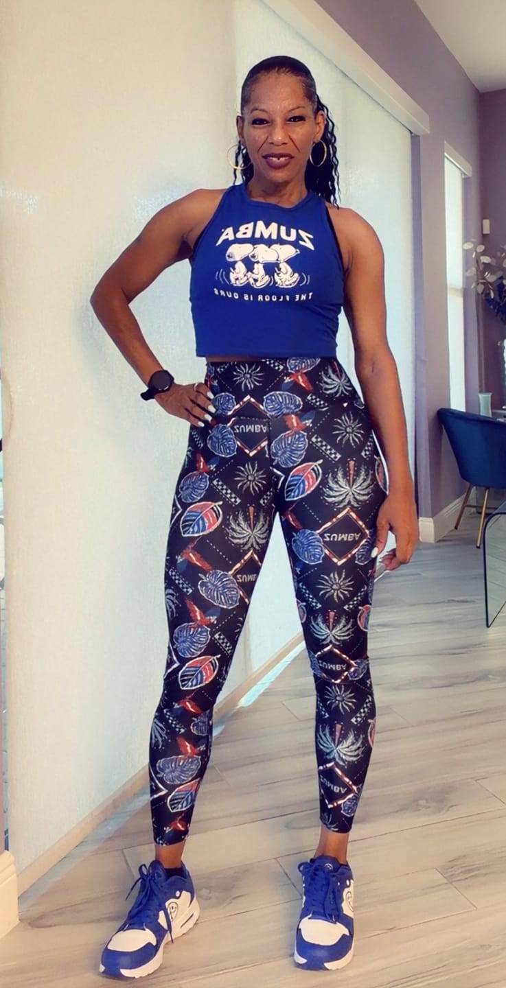 Customer photo review of Latin Movement High Waisted Ankle Leggings - Blue/Red