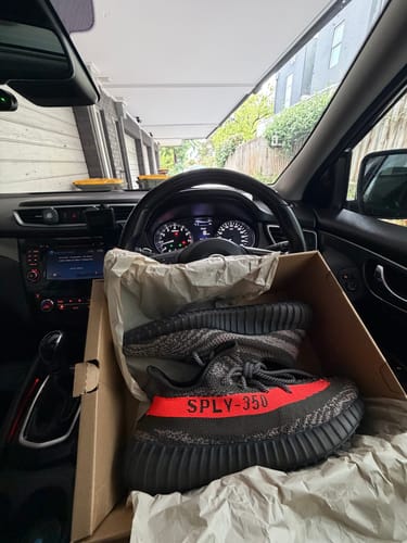 Customer photo review of Adidas Yeezy Boost 350 V2 'Carbon Beluga'