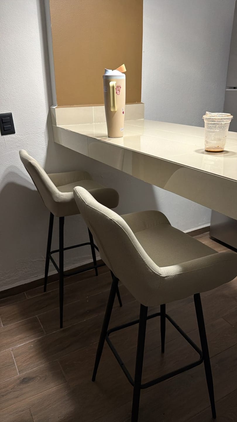 Customer photo review of Set 2 Bancos Altos Aarau
