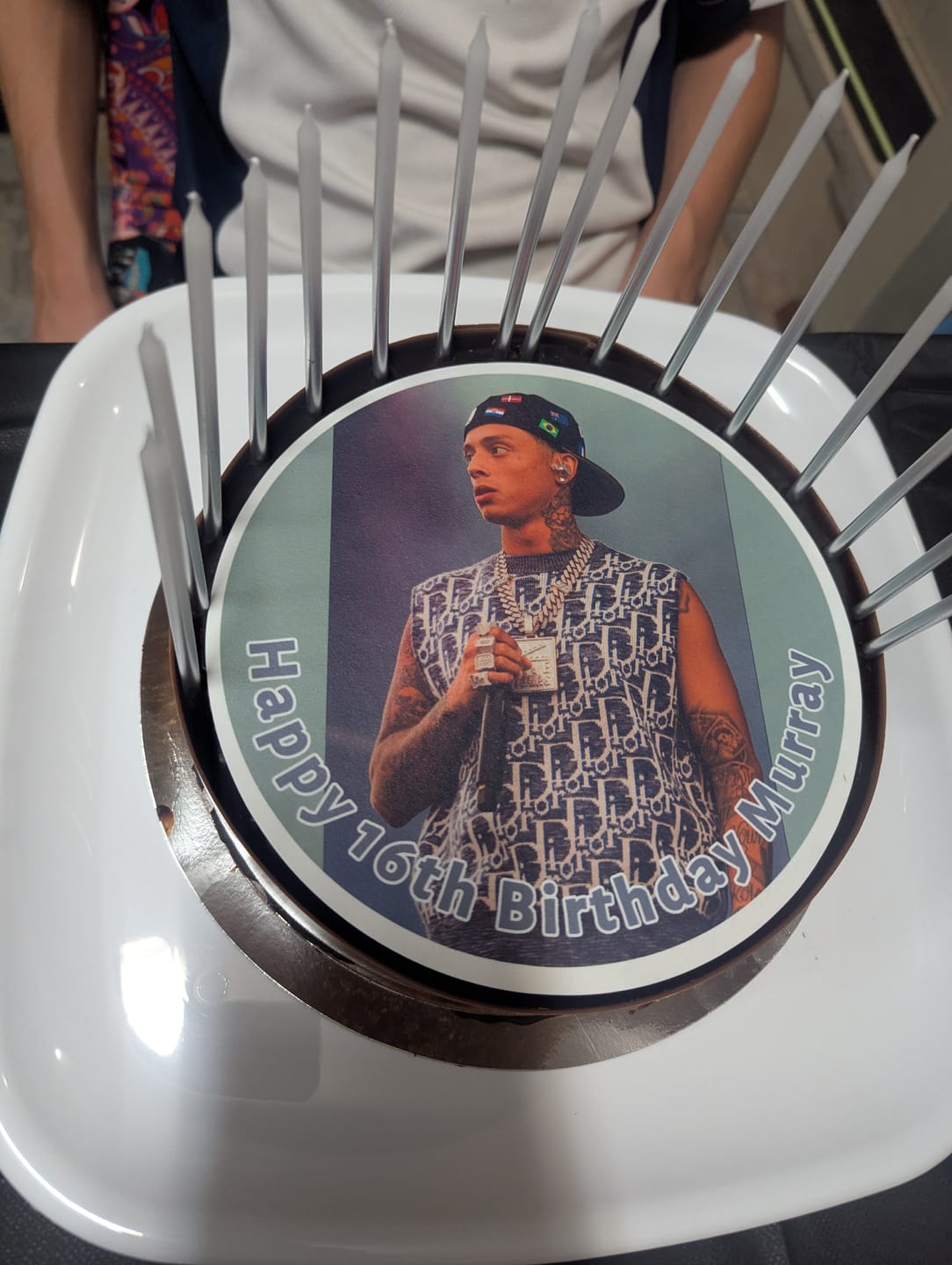 Customer photo review of 20 cm Pre-cut Circle Custom Edible Icing Image