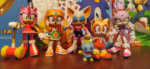 Customer's Tikal figure posed with other collectible Sonic the Hedgehog figures.