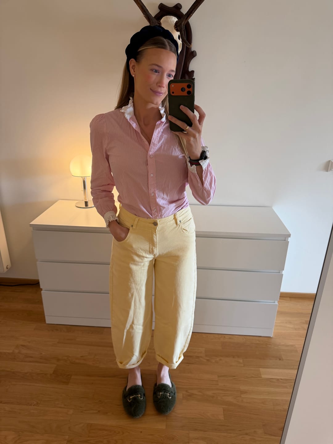 Customer photo review of Stretch Balloon Jeans Butter yellow