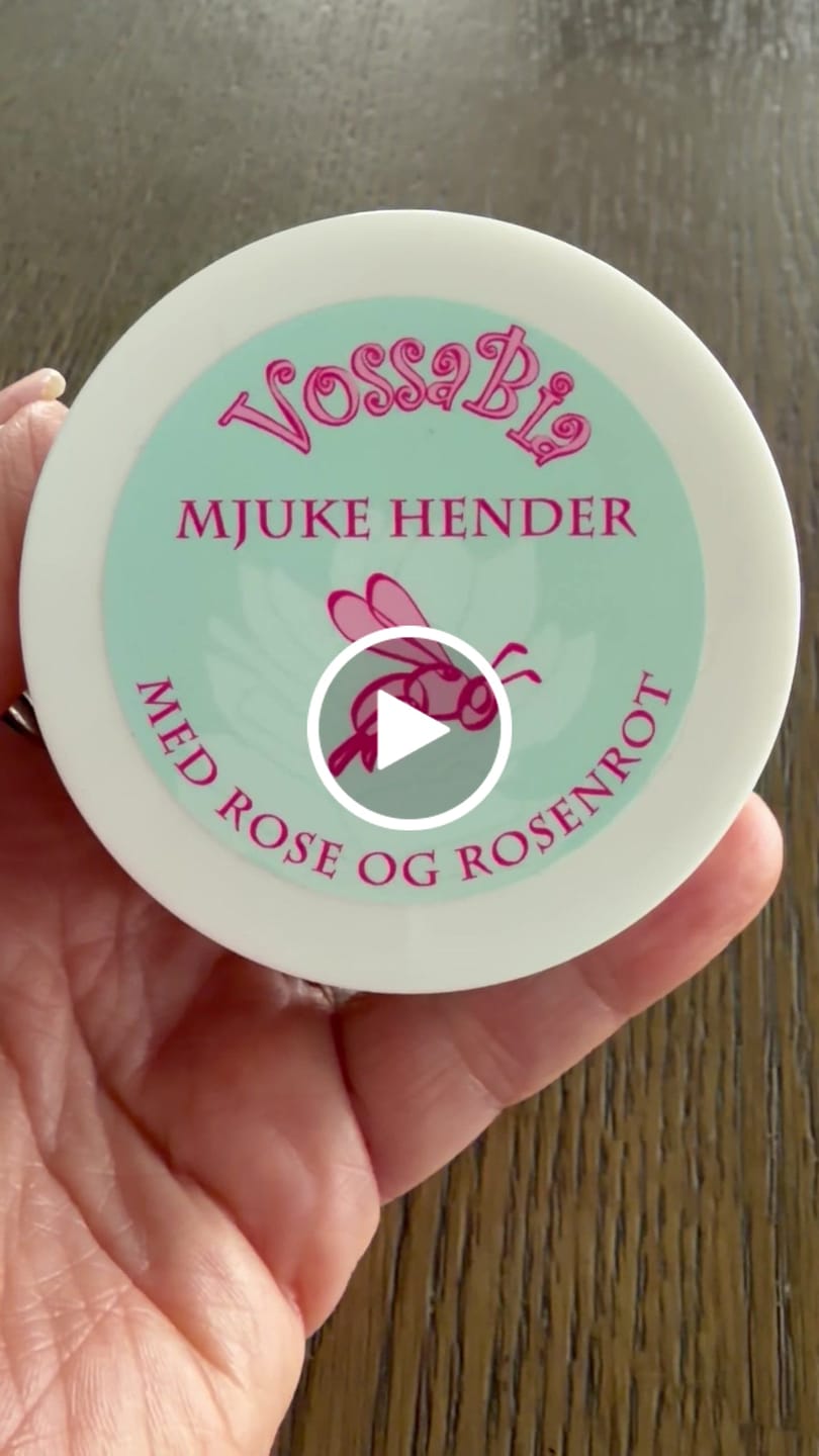 Vídeo reseña de un cliente sobre el producto "Manos suaves" con rosa y raíz de rosa.