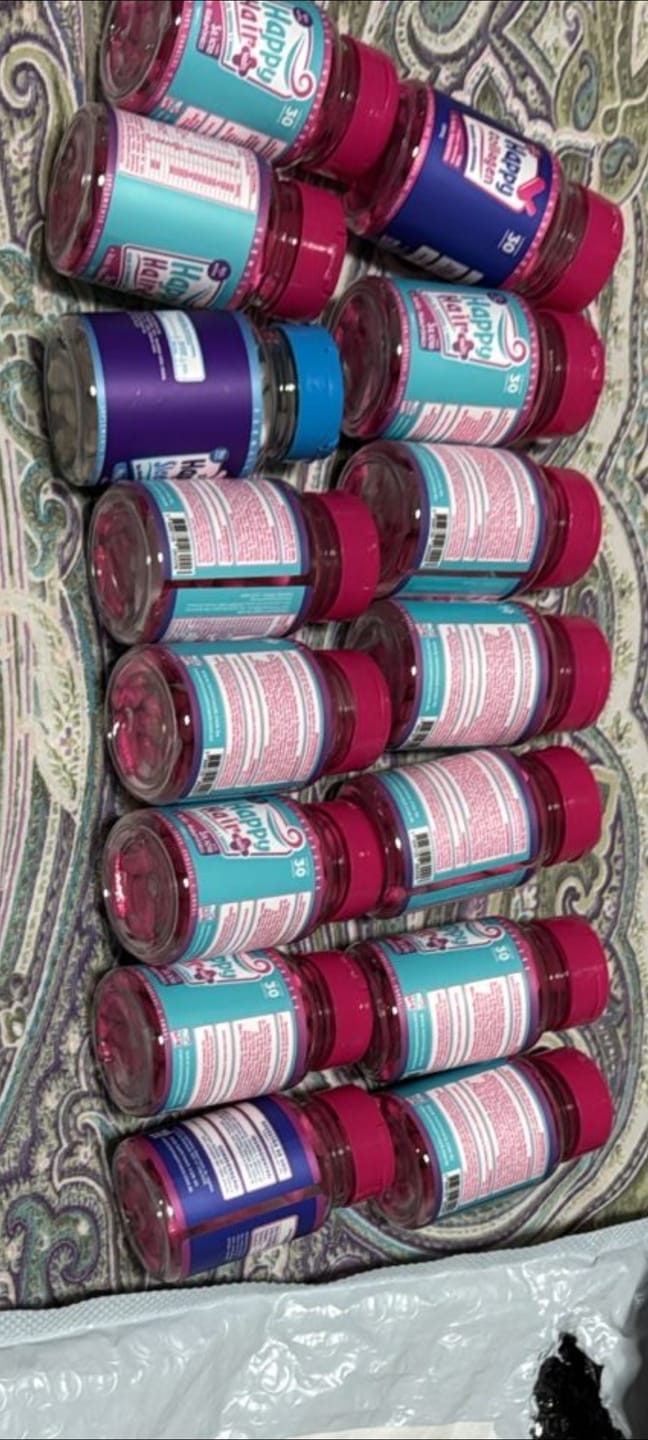 Customer photo review of Happy Hair 6 Potes + 6 Potes Grátis + 2 Colágenos + 1 Melatonina (Total 15 Potes)
