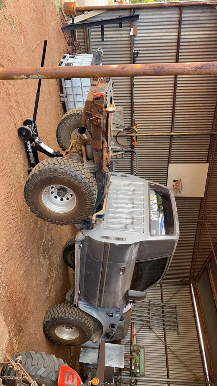 Customer photo review of 2 TONNE RUGGED FLOOR JACK - HI LIFT HYDRAULIC TROLLEY JACK