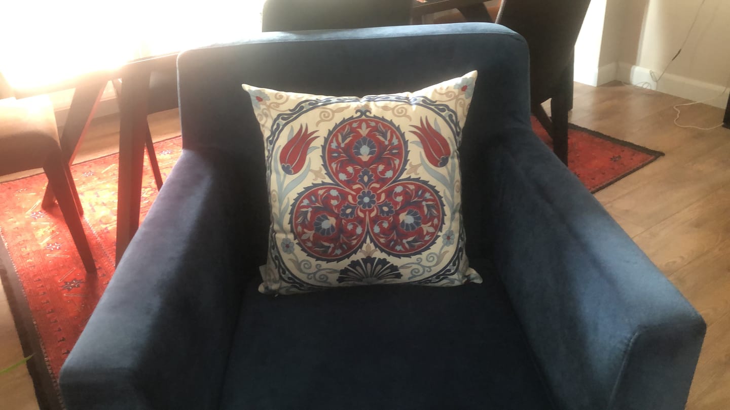 Customer photo review of Anadolu Laleleri Desenli Kırlent Kılıfı