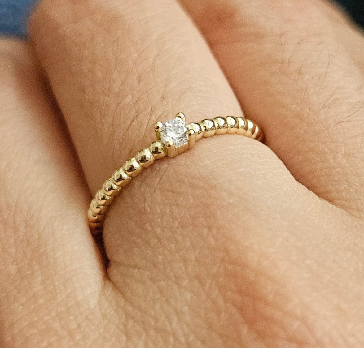 Customer photo review of Anillo Delgado Bolitas Con Zirconia