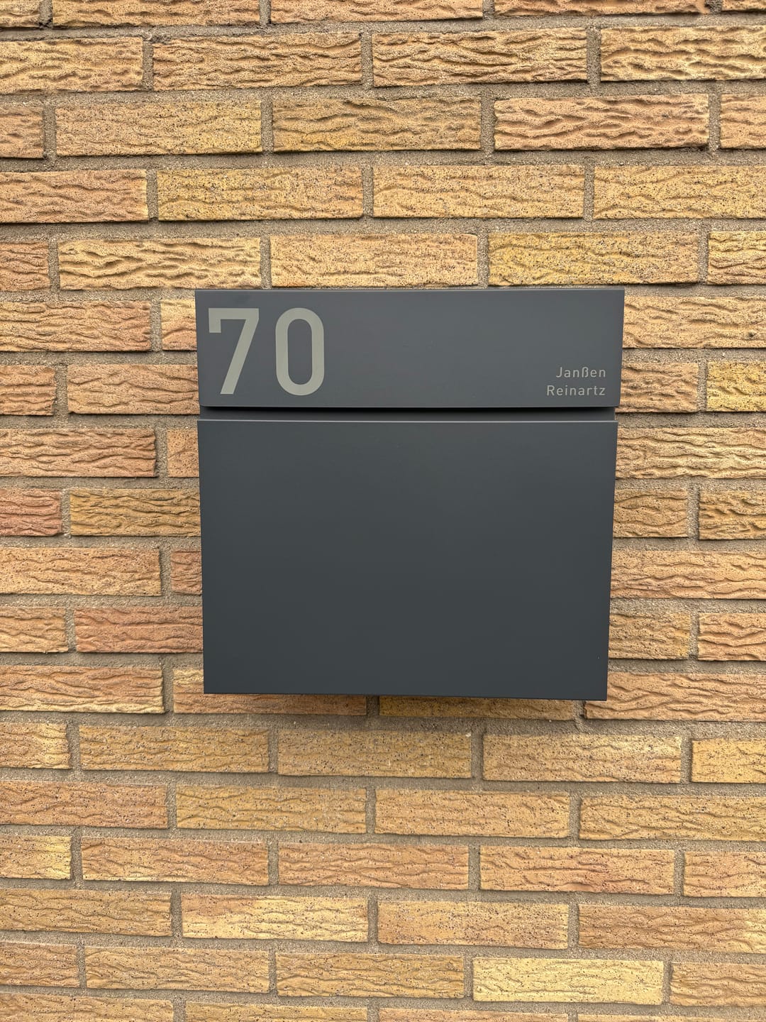 Customer photo review of Briefkasten Letterman 6 inkl. LED-Licht und GRATIS Gravur