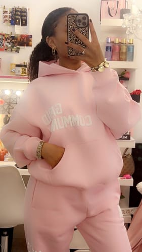 Customer photo review of GATED COMMUNITY HOODIE LIGHT PINK