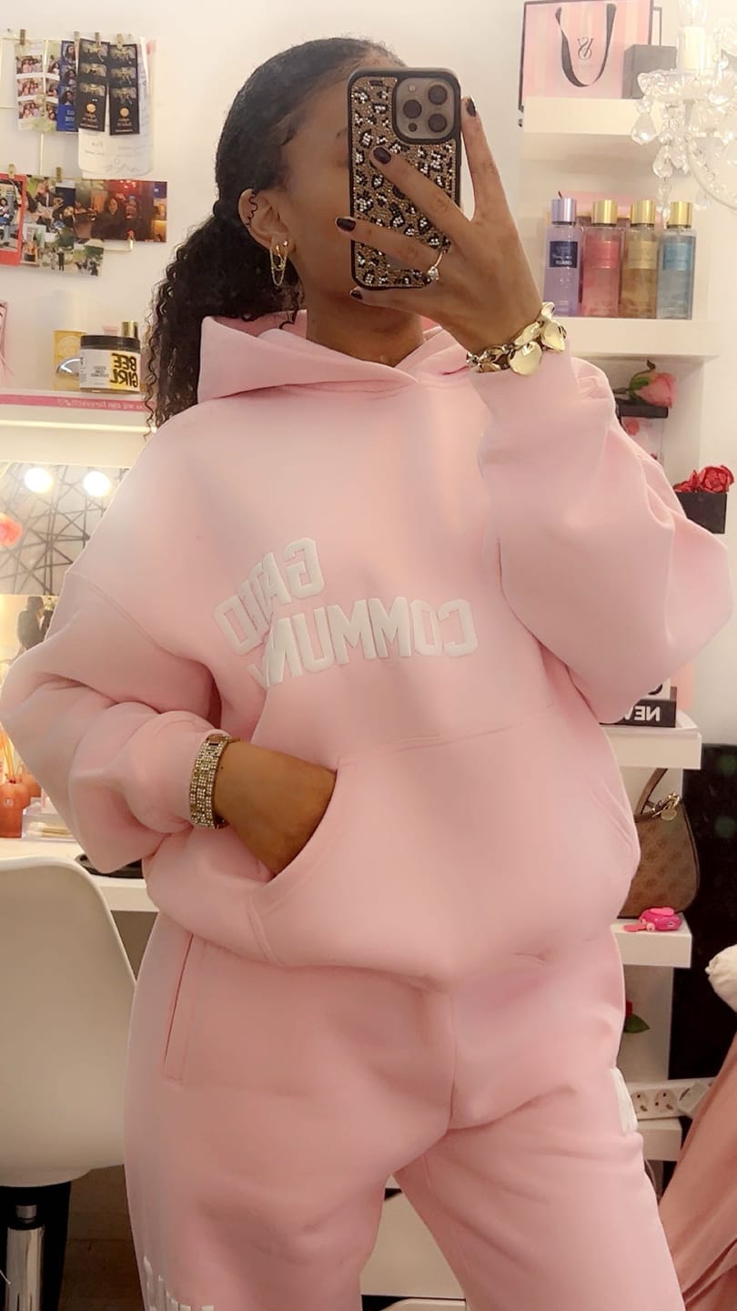 Kundenfoto-Bewertung von GATED COMMUNITY HOODIE LIGHT PINK