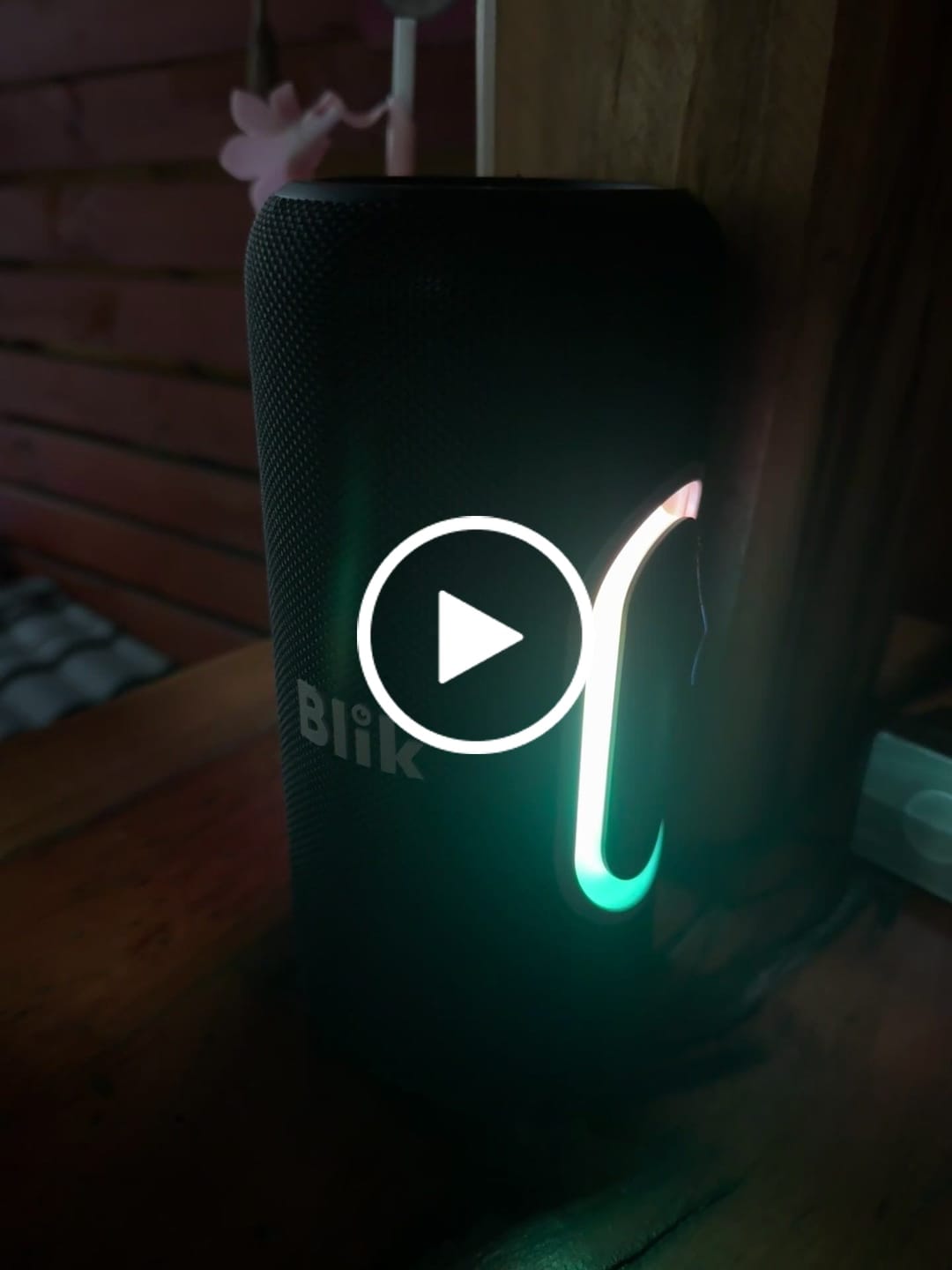 Customer video review of Parlante Bluetooth Portátil Blik Hypebass40 40W IPX5 8 Hrs