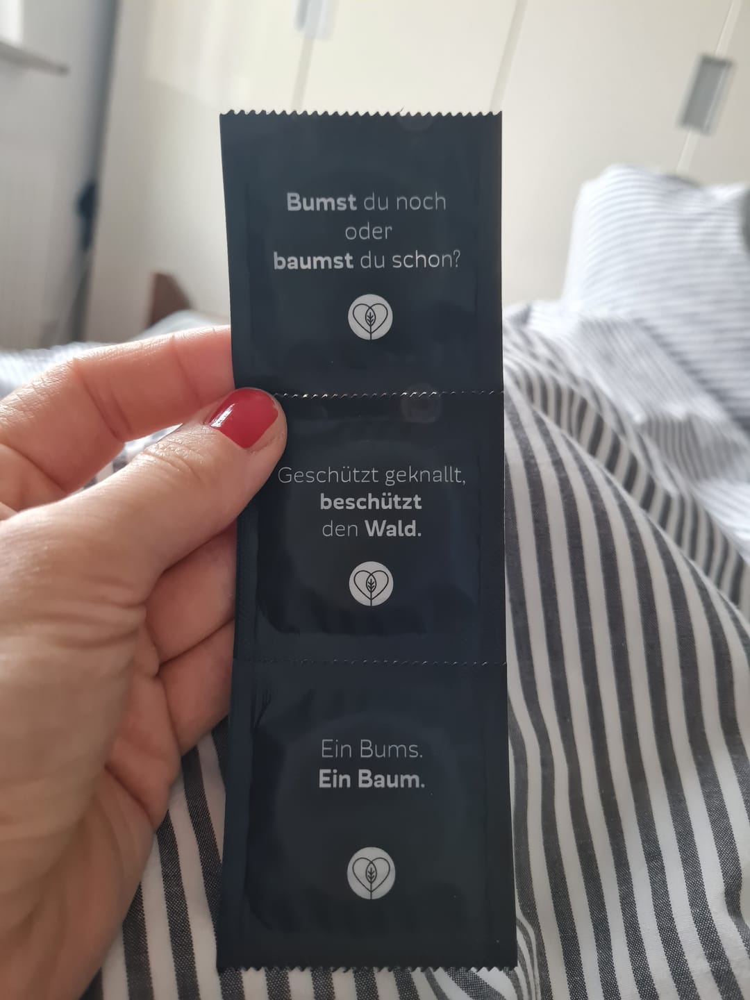 Customer photo review of Releaf | Baumpflanzende Kondome
