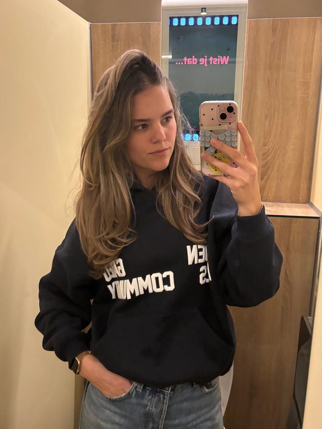 Customer photo review of GATED COMMUNITY HOODIE NAVY