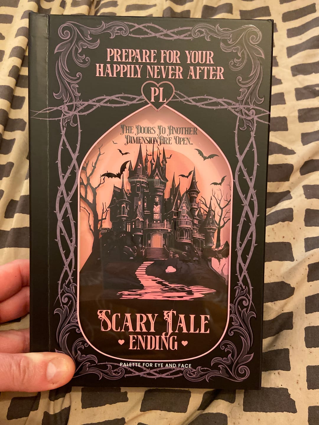 Klantfotorecensie van P.Louise Scary Tale Ending Halloween Palette