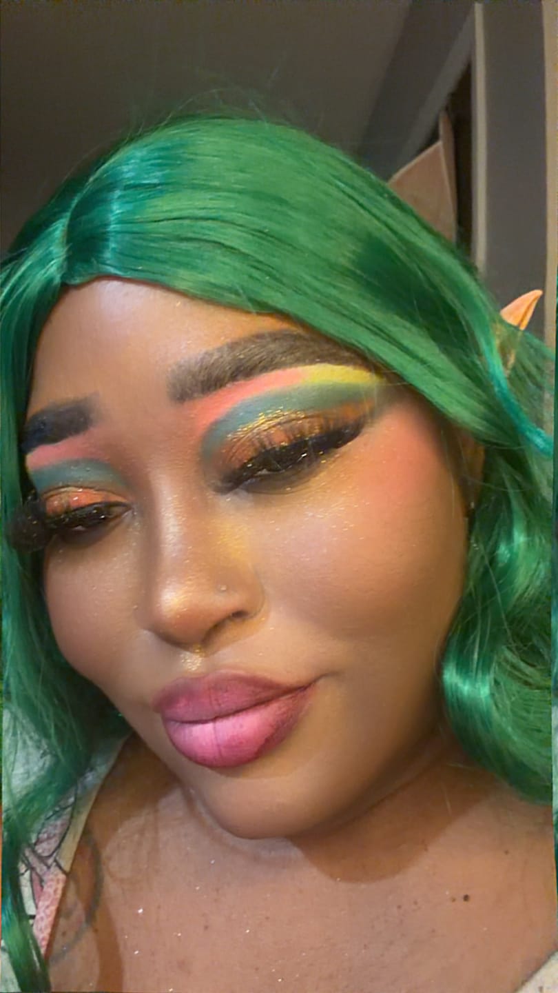 Customer photo review of P. Louise Coloured Base