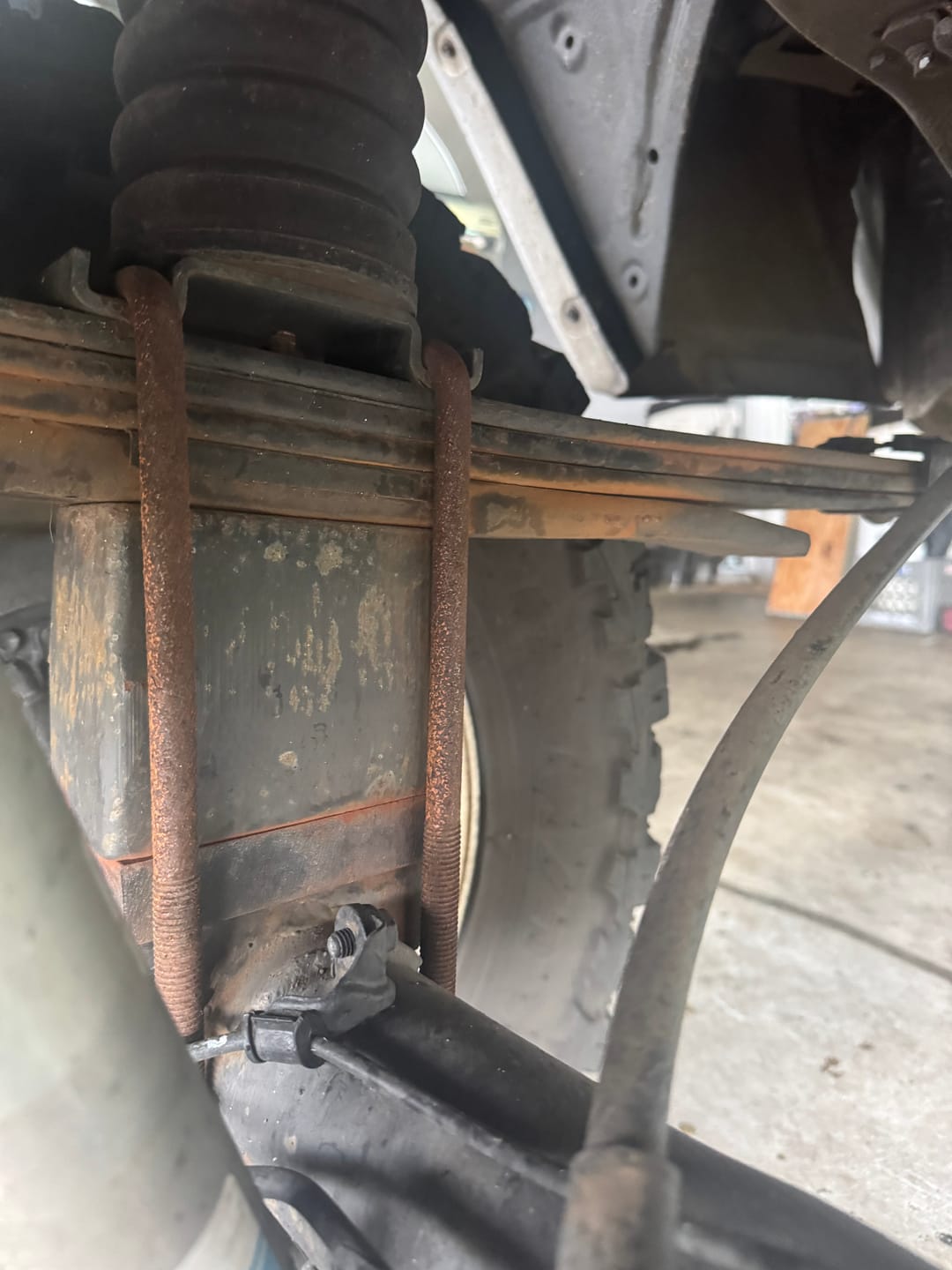 Customer photo review of 9/16 Inch Diameter U-Bolts - Square