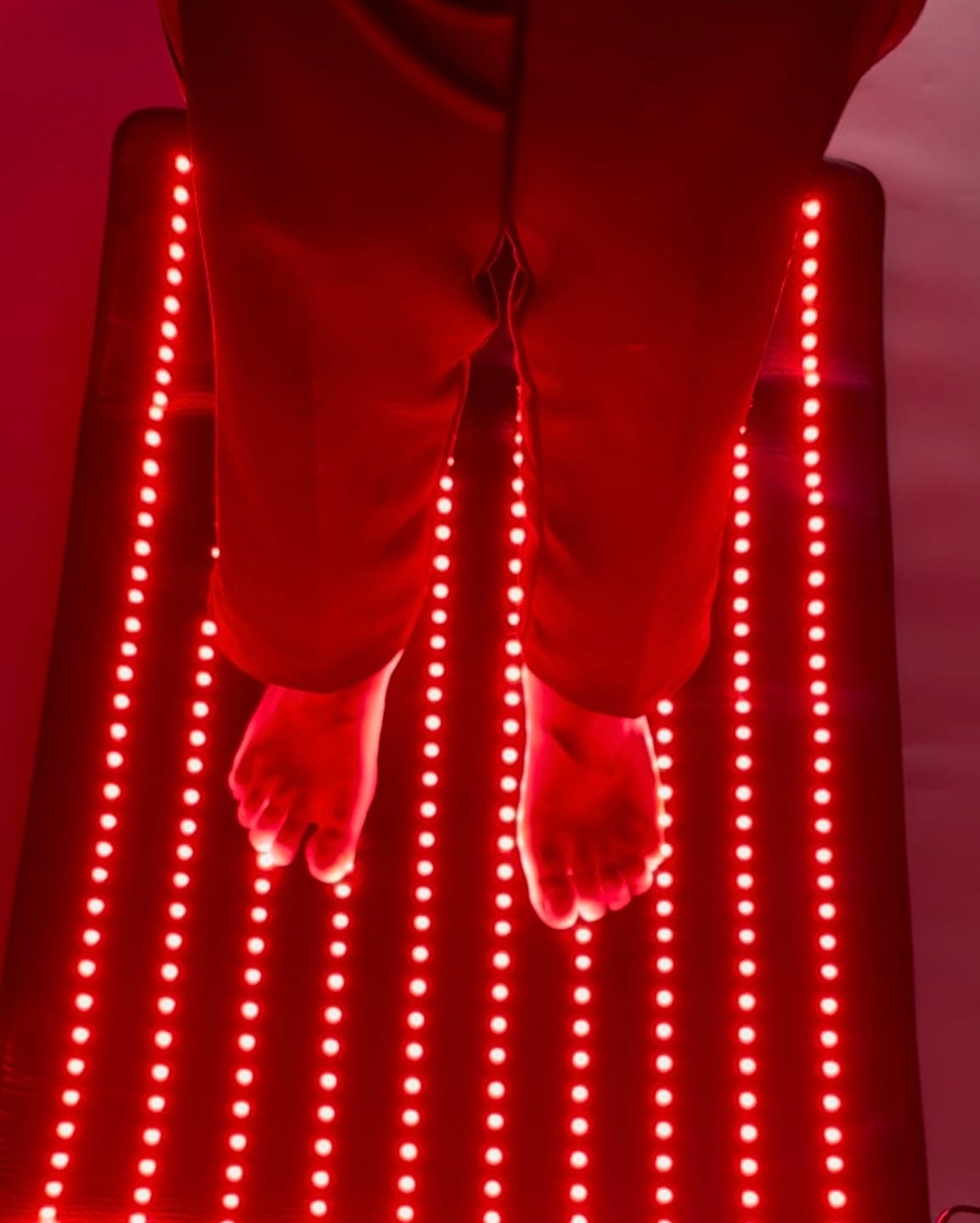 Customer photo review of LUMYHEALTH™ Red Light Therapy Mat with a Cozy Headrest
